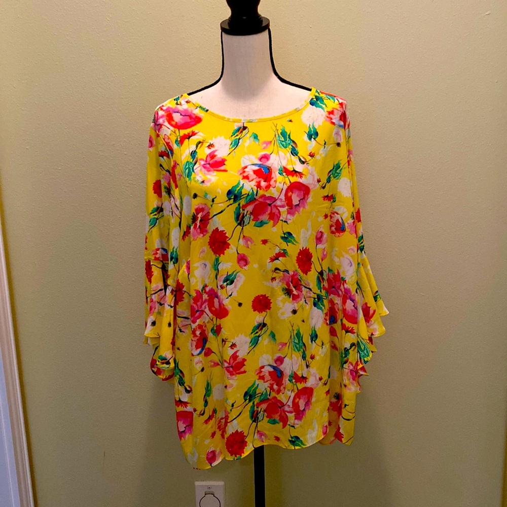 ROSE + OLIVE Beautiful Floral Bell Sleeve Blouse